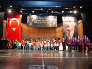 Piyanonun Yıldızları Depremzedeler İçin Parladı