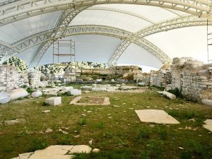 Kuşadası Belediyesi Kentin Tarihi Değerlerine Sahip Çıkıyor