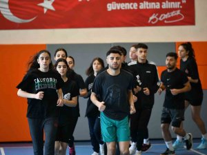 Esenyurt Belediyesi Gençleri Spor Akademilerine Hazırlıyor