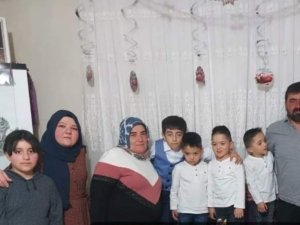 Bu Fotoğraftaki Üçüzlerle Birlikte 10 Kişinin Hayalleri Yarım Kaldı