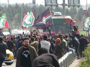 Amedsporlu Futbolcular, Vatandaşlar Tarafından Alkışlarla Karşılandı