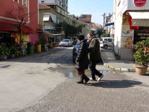 Pendik’te ’Arabama Sürttün’ Kavgası Kameraya Yansıdı