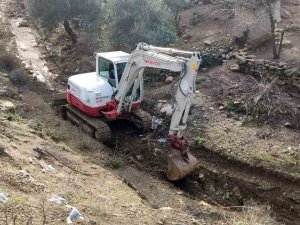 Maski̇’den Ayanlar Mahallesi’nde Dere Temizliği