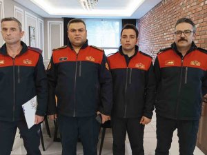 Deprem Bölgesinde Görev Yapan İtfaiye Amiri: "Canlı Olarak Görmek Bütün Yorgunluğumuzu Aldı"