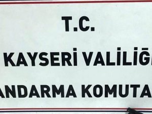 Hırsızlar Jandarmadan Kaçamadı