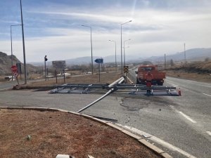 Tuzluca’da Rüzgar Etkili Oluyor