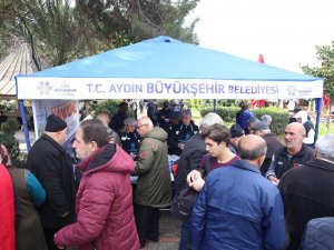 Aydın Büyükşehir Belediyesi Binlerce Vatandaşa Helva Hayrında Bulundu