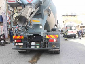 Kızını Kurtardı, Kendisi Beton Mikserinin Altında Can Verdi