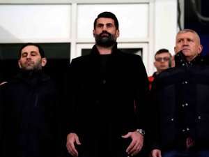 Volkan Demirel, Kasımpaşa-antalyaspor Maçını Tribünden İzledi