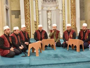 Depremin Vurduğu Afşin’de Berat Kandili Dualarla İdrak Edildi