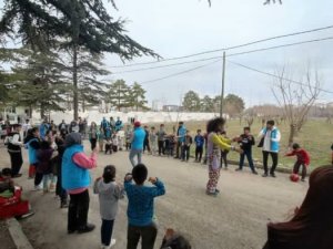 Çocuklar Gülsün Diye Gençler Seferber Oldu