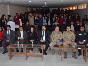 Beytüşşebap’ta Kurum Amirleri Meslek Tanıtım Seminerine Katıldı