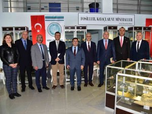Baün’de Rektör Oğurlu’nun Fakültelere Ziyareti Devam Ediyor