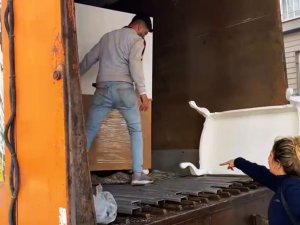 Keçiören Belediyesi Tırlar Dolusu Su Gönderiyor
