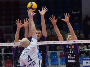 Arkas Spor Düşüşte