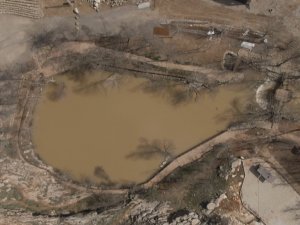 Deprem Sonrası Doğa Harikası Yeşilgöz’ün Rengi Değişti