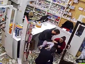 Eczacıdan Hayat Kurtaran Heimlick Manevrası
