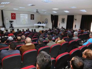Çamelili Deprem Gönüllerine Teşekkür Belgesi Verildi