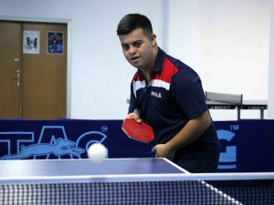 Down Sendromlu Umut’un En Büyük Hedefi Masa Tenisinde Kupa Kaldırmak