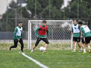 Bursaspor Dar Alanda Çift Kale Maçlar Yaptı