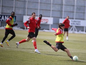 Sivasspor’da Fiorentina Mesaisi Devam Etti