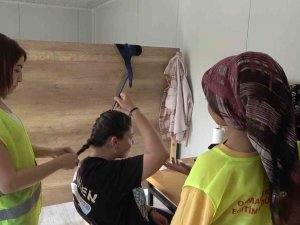 Halk Eğitim Merkezinden Depremzedelere Kuaförlük Hizmeti