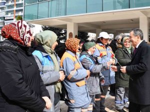 Başkan Ataç Kadın Çalışanların Gününü Kutladı