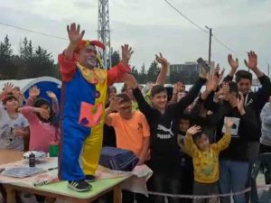Hatay’da Depremzede Çocuklar Animasyon Gösterileri İle Moral Buldu