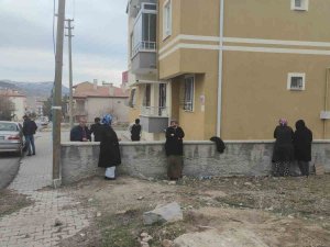 Kayseri’deki Deprem Develi’de Vatandaşı Sokağa Döktü