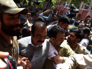 Pakistan İ̇çişleri Bakanı Rana Sanaullah Hakkında Tutuklama Kararı