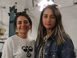 Hataylı Depremzede Kadın Sağlıkçıların Dünya Kadınlar Günü Mesaisi