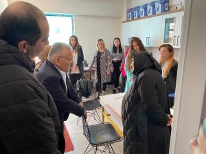 Başkan Büyükkılıç, Kızılay Yardım Toplama Merkezi’ni Ziyaret Etti