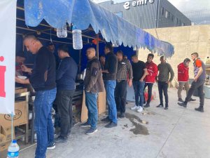 Şaphane Aşevinden Depremzedelere Sıcak Yemek Hizmeti