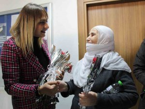 Kadınlar Günü’nde Depremzedeler Unutulmadı
