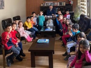 Germencikli Minikler Kumbaralarını Depremzedeler İçin Bağışladı