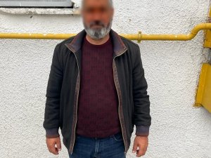 Kendisini Polis Ve Savcı Olarak Tanıtan Dolandırıcı Polisten Kaçamadı