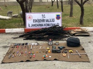 Fabrikaya Giren Hırsızlar Çaldıkları Malzemelerle Birlikte Yakalandı