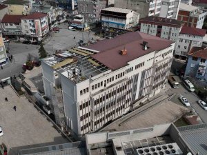 Dilovası’nda Belediye Binası Yıkılıyor, Kent Meydanı Heyecanı Başlıyor