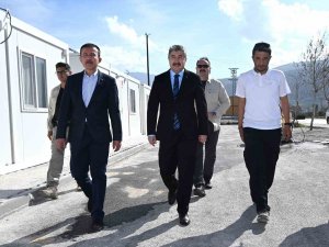 Vali Yılmaz, Konteyner Kent Alanında İnceleme Yaptı