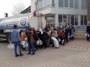 Muğla Büyükşehir Ekipleri Çadır Kentlerin Su İhtiyaçlarını Karşılıyor