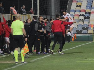 Göz-göz, İ̇zmir Serüveninde Kayıpsız İlerliyor