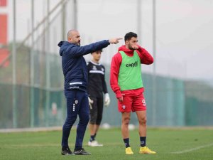 Gökhan Ünal, 1 Galibiyette Kaldı