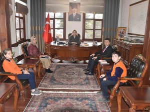 Çeyizlik Eşyaların Satışından Elde Edilen 15 Bin Tl’lik Gelir, Depremzedelere Bağışlandı