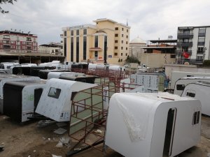 Manisalı 3 Kuzen Depremzedeler İçin Karavan Üretiyor