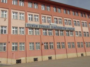 Ahlat’ta Bir Okul Deprem Tedbirleri Çerçevesinde Boşaltıldı