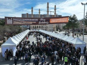 Kadınlar Gününde, Kadınlardan Depremzedeler İçin Anlamlı Hareket