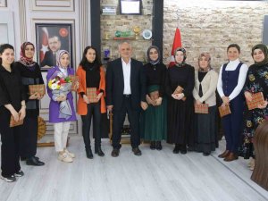 Başkan Öztürk, Kadın Personelin Gününü Kutladı