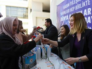 Depremzede Kadınlara Hijyen Paketi
