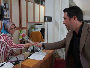 Ortaca Belediyesinin Kadın Çalışanlarına Çiçek