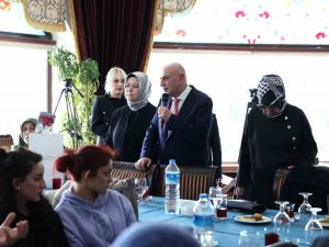 Keçiören Belediye Başkanı Altınok, Depremzede Kadınlarla Buluştu